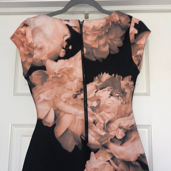 Dress - Picture 5 of 7